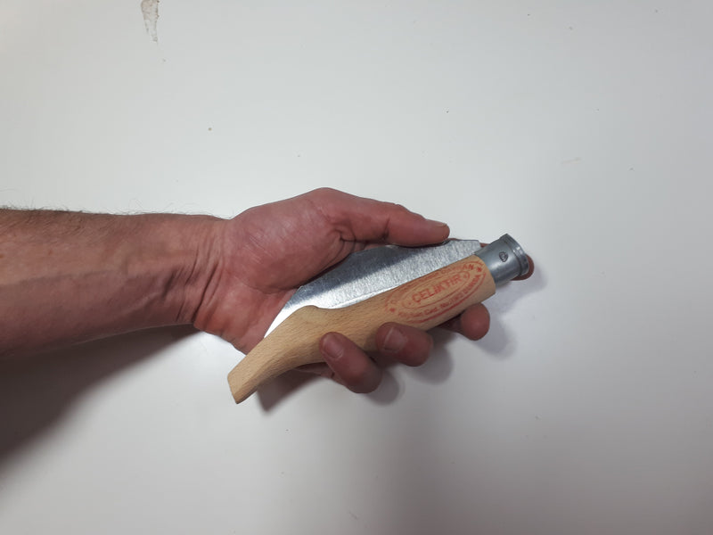 סכין תורכי משונן מתקפל עם ידית עץ לגיזום וחיתוך עלים לגינון וחקלאות
